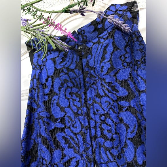 City Triangles Dress - Picture 4 of 5